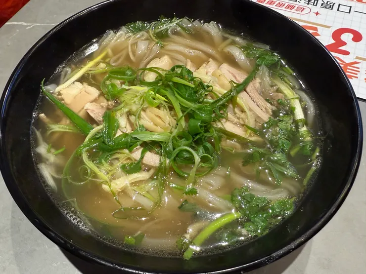 越南雞肉河粉(加麵) 159元+20