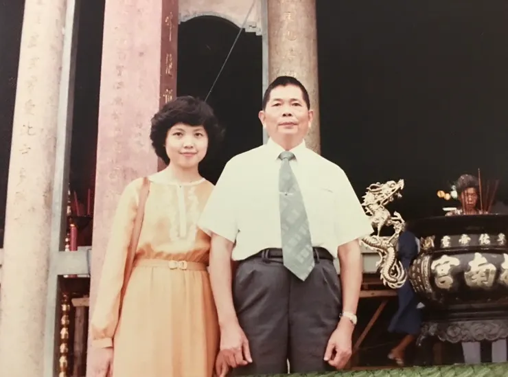 那一年我24歲，父親開心的遠道來參加我研究所的畢業典禮。