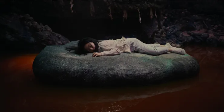 《噬亡村》劇照／Disney+ 提供