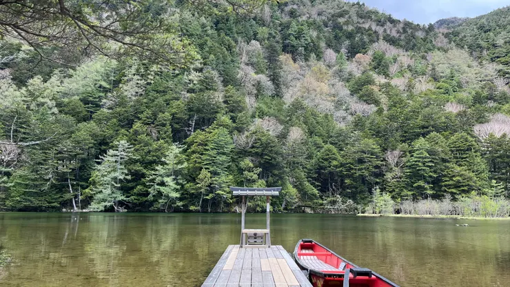 有種搭小船要去流浪的感覺。