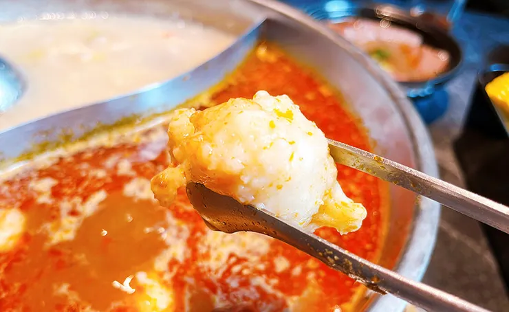 桃園青埔美食【怎麻辣頂級鴛鴦火鍋】麻辣鍋推薦