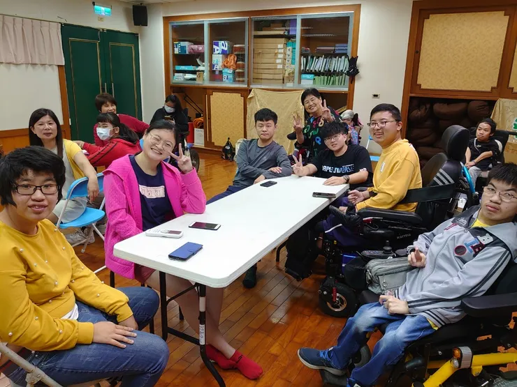 深海發光魚，其名為在深海裡，依舊也能發出光芒 2020-2021