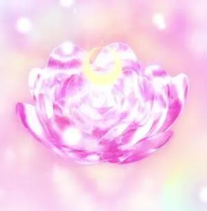 水手小月亮的粉紅月亮水晶