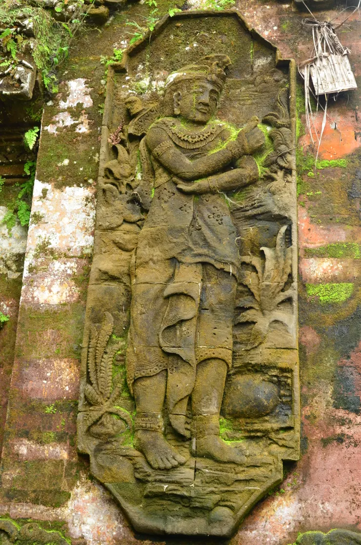 細緻雕刻披上一層綠意