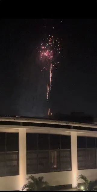 最終飯店放煙火請我們快走!!