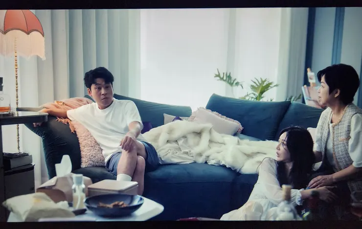 一樣翻拍，超喜歡那個翹腳XD