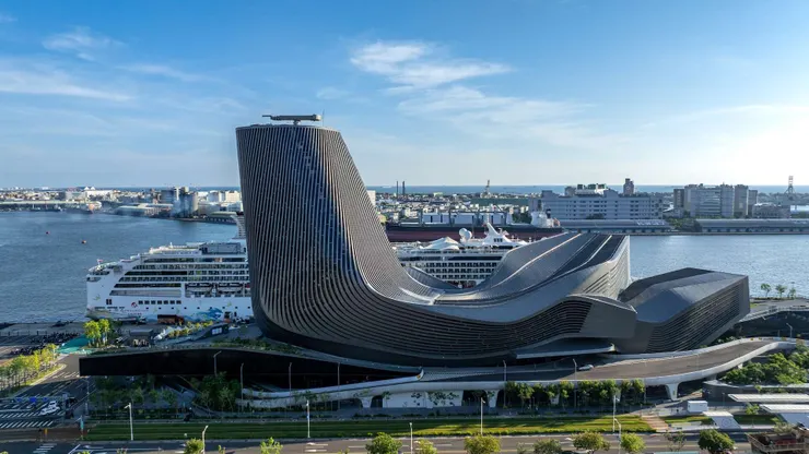 高雄港旅運中心的照片取自官方網站