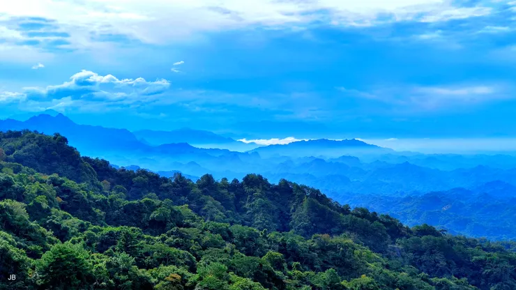 【高峰亭海拔七百有無窮風光變化】