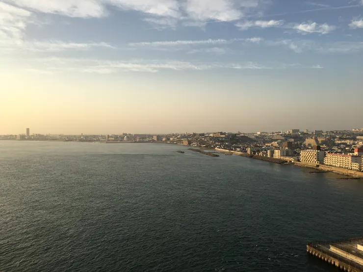 西側的港灣景色