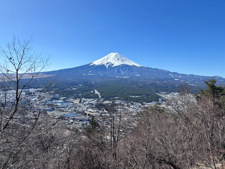 今年的日本之旅，很幸運看到超美的富士山🗻