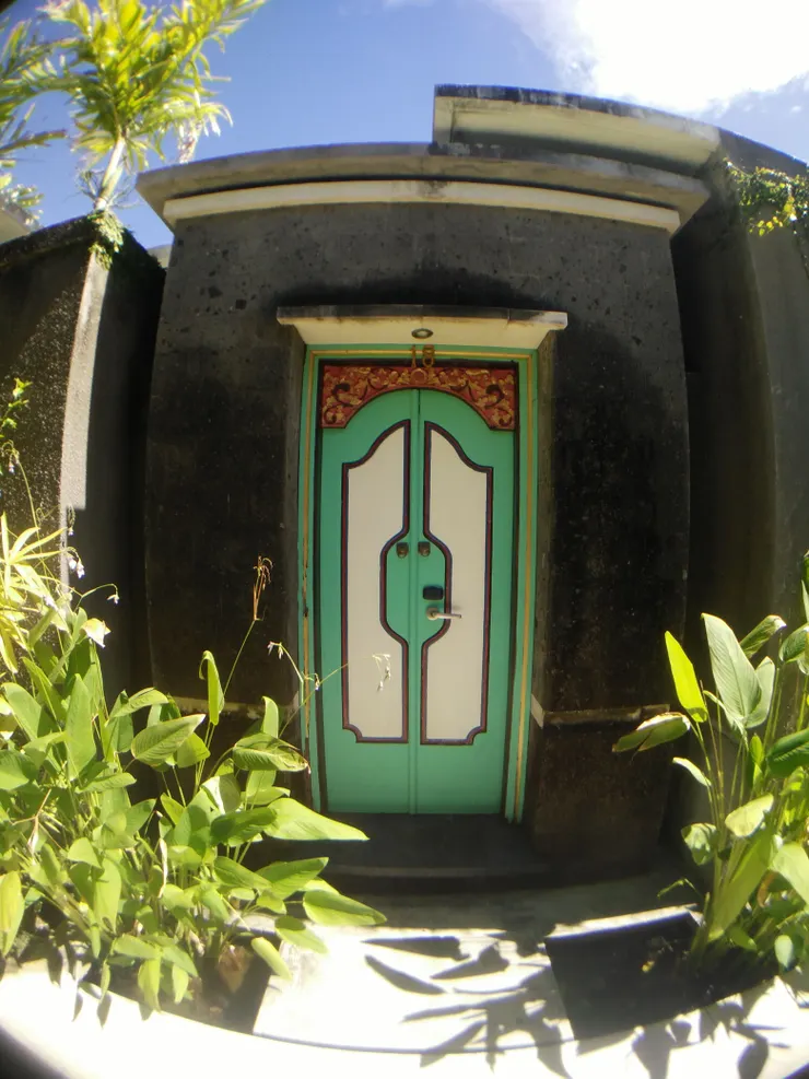 整個驚呼！房門實在太可愛拉！