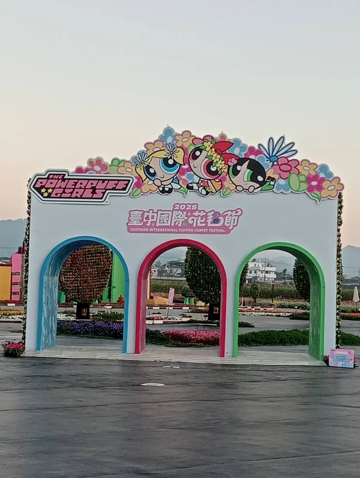 散場時間，才沒有滿滿人潮😂