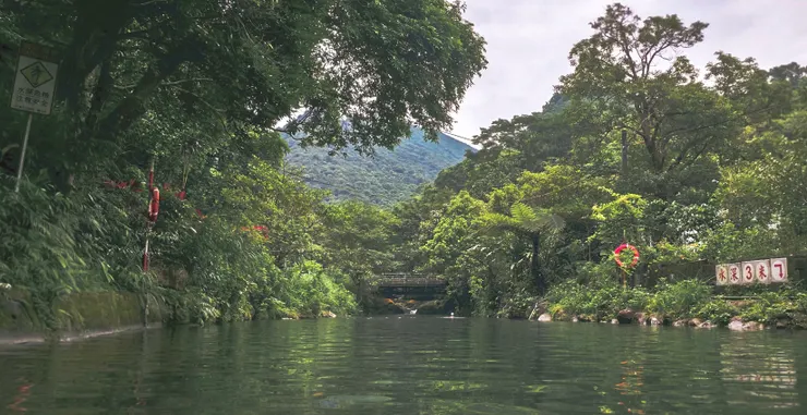 柯子林天然游泳池　f/2.4　1/840s　ISO-25　by Chris