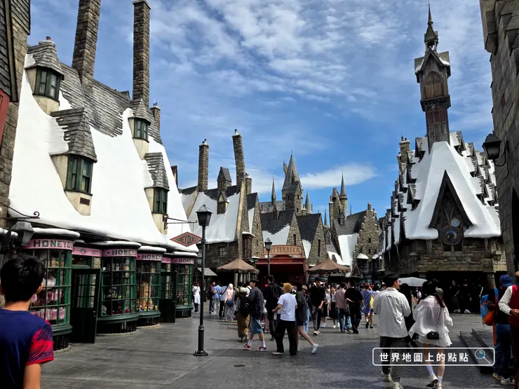 進入哈利波特活米村！