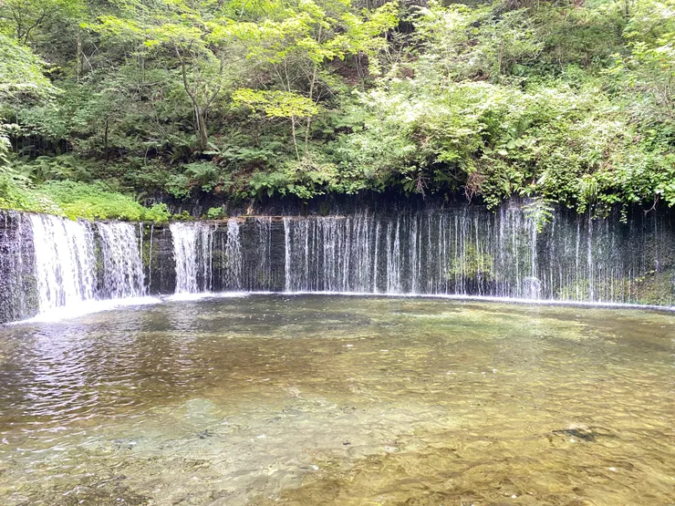小小的瀑布~流阿~流阿流~