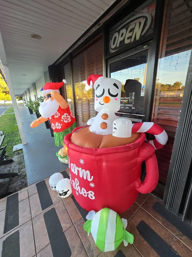 美國聖誕節前夕的裝飾很多