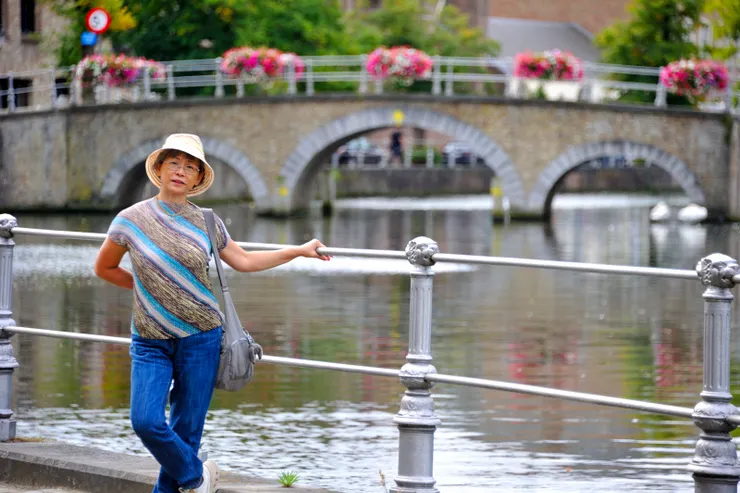 【初臨的狂喜漸漸釀成微醺的怡然 入鏡吧背景無處不美姿態隨便擺】