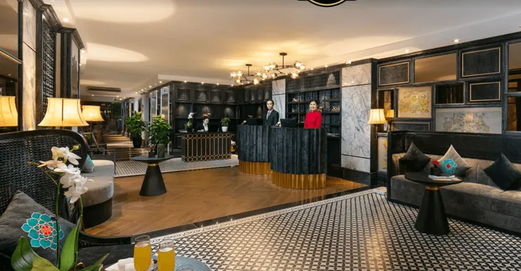 河內住宿選擇 Shining Central Hotel Spa的飯店大廳