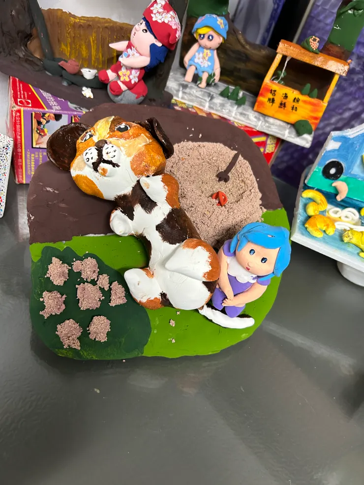 米格魯在玩耍(花生酥)