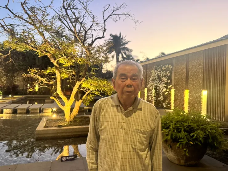 爸爸按摩後神清氣爽