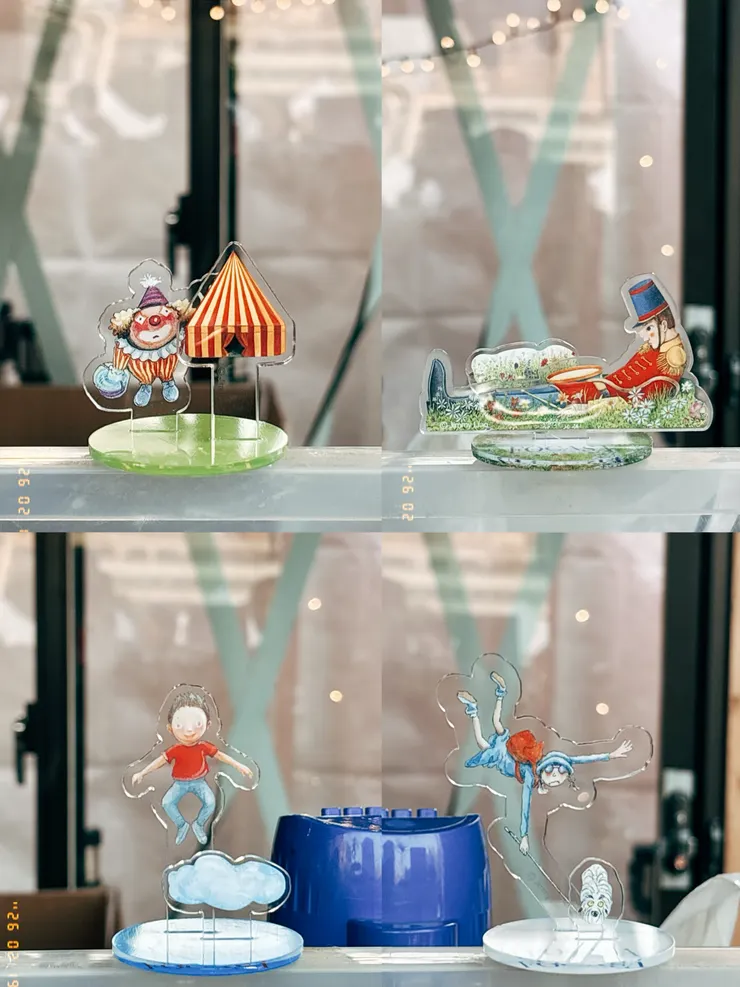 精緻的幾米角色桌上立牌，我最喜歡飛起來的狗狗和盲女 🕶️