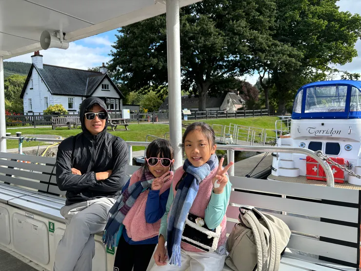 準備搭船遊尼斯湖囉