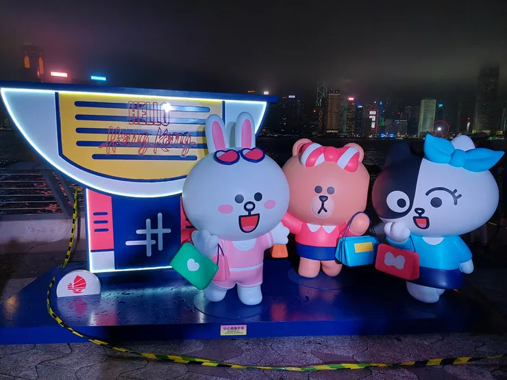 有個LINE FRIENDS的裝置藝術