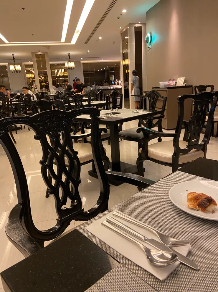 早餐以西式及泰式為主