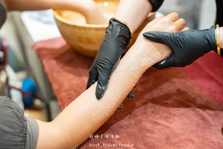 [板橋新中式美睫設計]AN藝術工坊，忙碌女生的救星！2.5小時同步完成美睫手足美甲保養，躺著睡一覺就變美，板橋美甲推薦，附最新美睫美甲價格表