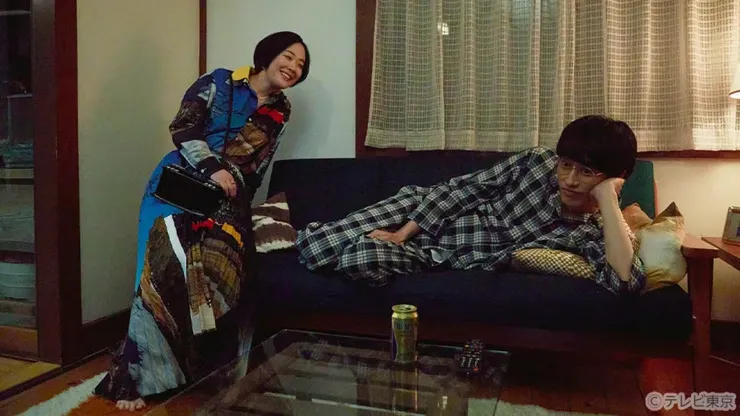 對於在職場得時刻表現出精明聰慧的姊姊來說,或許下班後回到家能調侃耿直的弟弟,就是莫大的舒壓(笑)。弟弟雖然有時不能接受姊姊的謬論式說教,但一個人慢慢消化後,又覺得似乎不無道理。圖片來源:tv-tokyo.co.jp