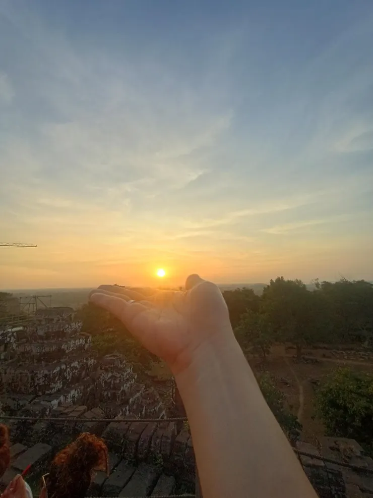 點亮一盞心燭 好照亮他回鄉的路