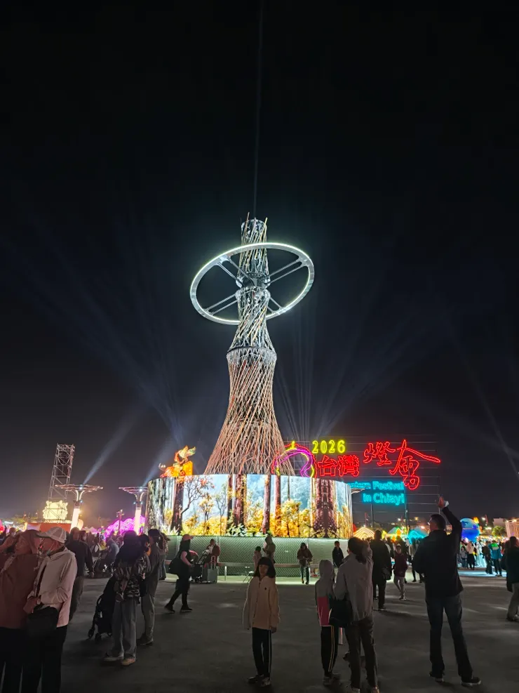 △高大挺拔的主燈-阿里山神木