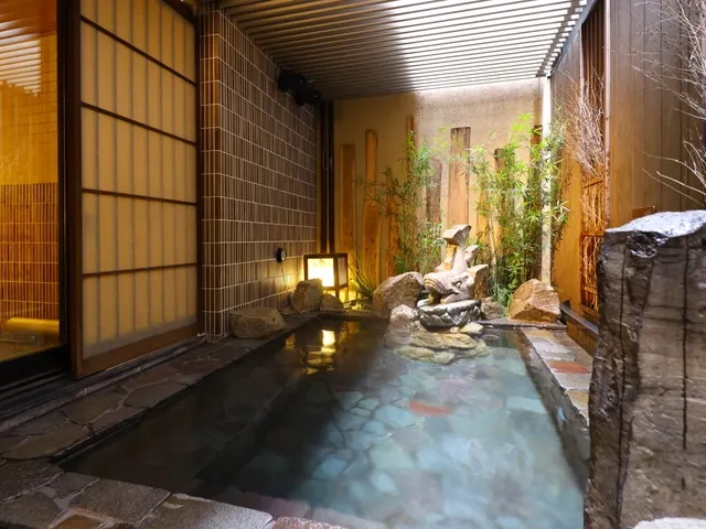 此溫泉被譽為美肌之湯，擁有滑潤細膩的泉質。（圖取自官網）