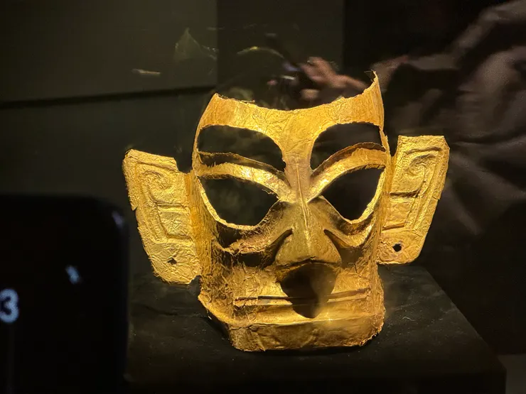 精緻的黃金面具