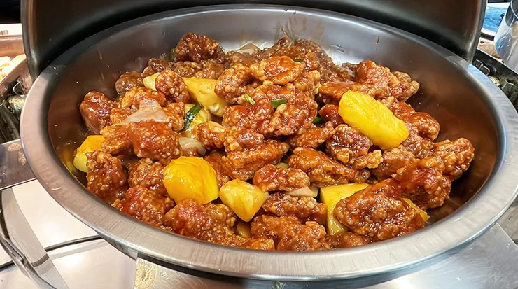 桃園吃到飽推薦│饗厚牛排桃園店:百元預算爽吃百道料理自助吧!