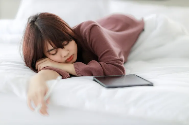 養成規律的睡眠習慣，不要熬夜，這比敷面膜還有用。圖/123RF圖庫