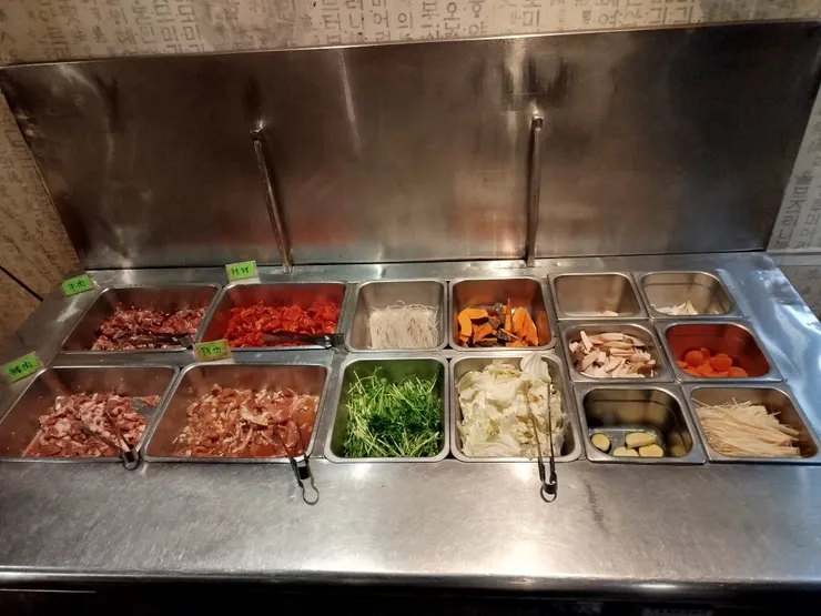 銅盤烤肉是採自助吧的形式