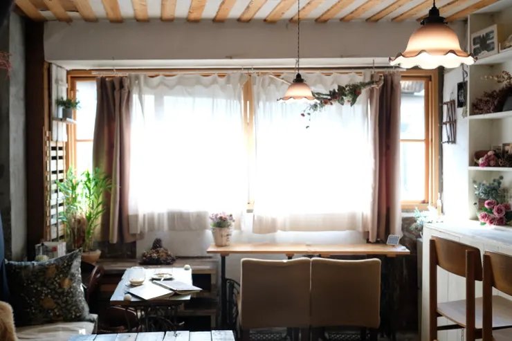 二樓絕美窗景！