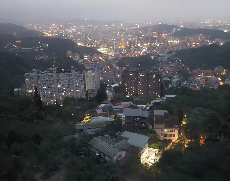 宏觀城市示意(貓空纜車上)