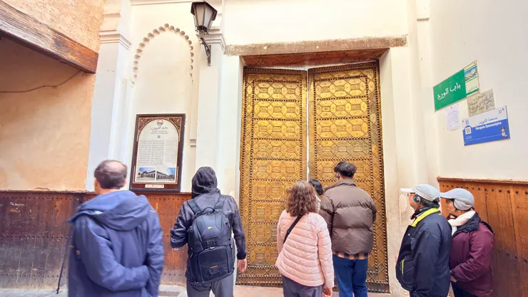 匆匆開了又關的卡魯因大學大門