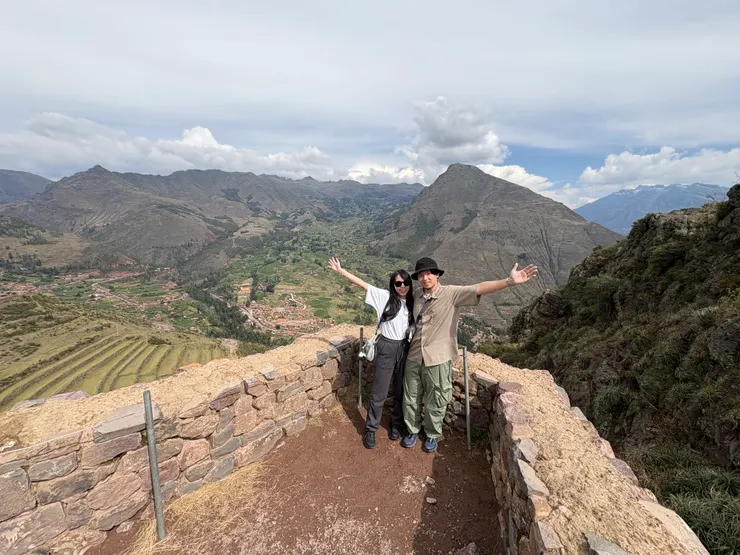 謝謝好有緣的情侶幫我們拍照