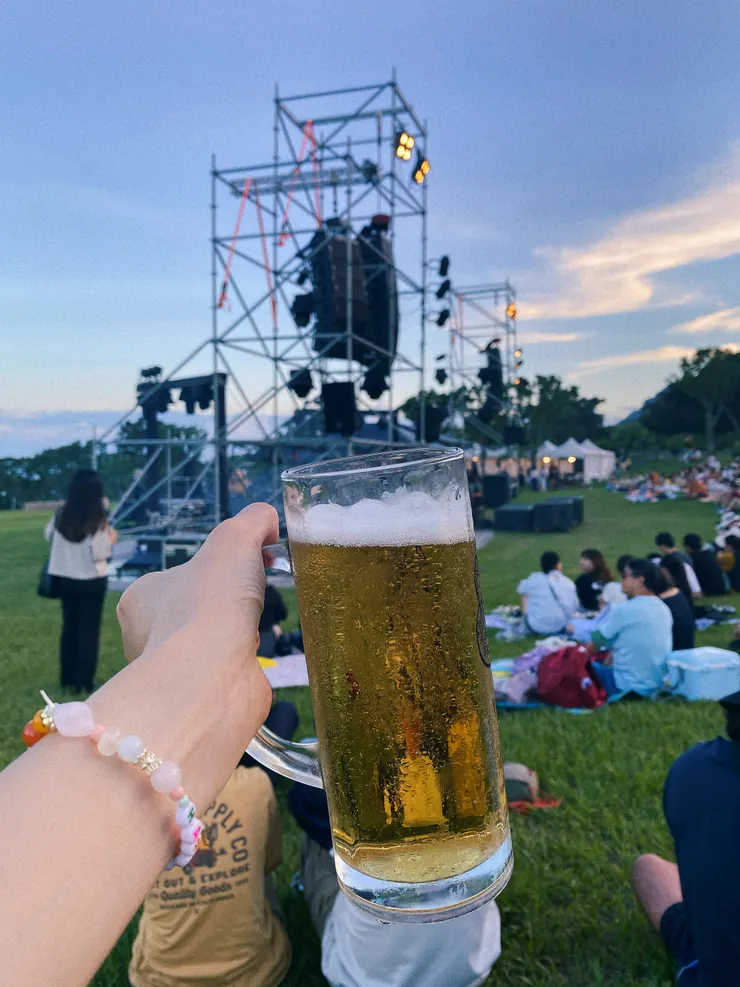 聽夏季音樂會啤酒是必須的吧😆