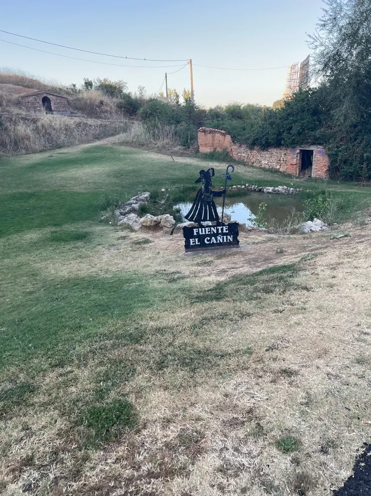 抵達 聖女德爾卡米諾 ( La Virgen del Camino ) 城鎮