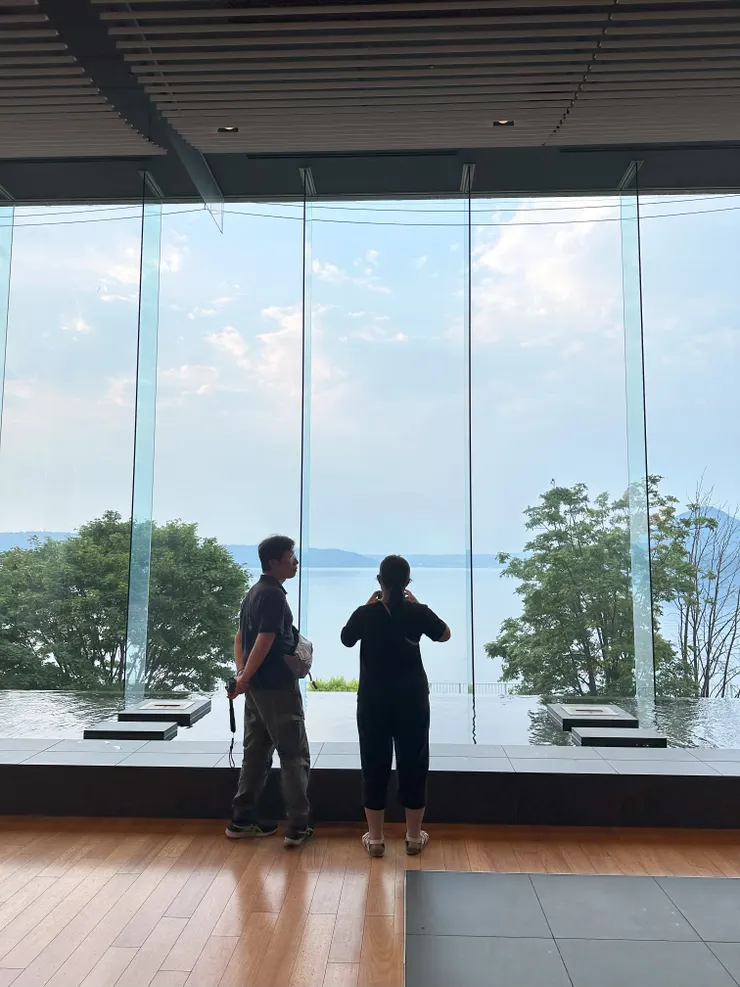 飯店大廳等吃飯