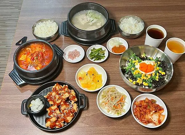 (安平美食)庫霸豬肉湯飯~台南最好吃韓國料理推薦!鮮甜道地豬