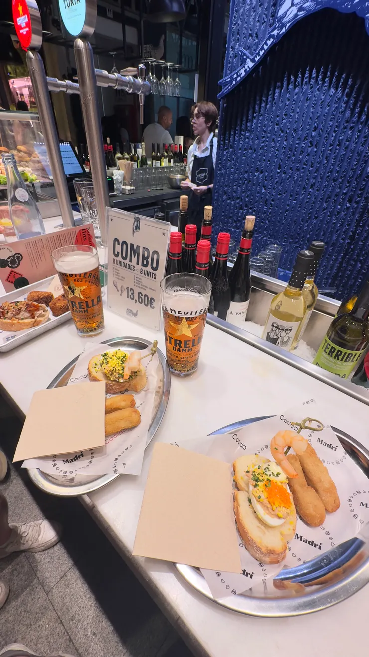 課後活動和老師同學們到市集吃Tapas！