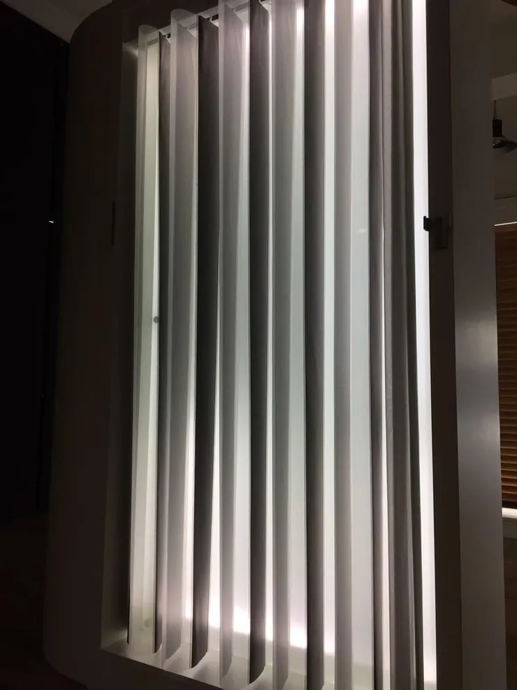 穿越簾葉片旋轉