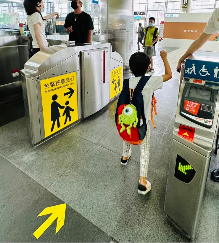 只有不願意放手、怕麻煩的大人，沒有學不會的小小孩。