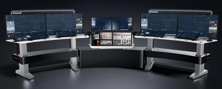 近代推出的 Experion PKS 系統，人機介面洗鍊，結合資料庫、虛擬化等技術、是我主力負責的產品線 (Courtesy: Honeywell Industrial & Utilities)