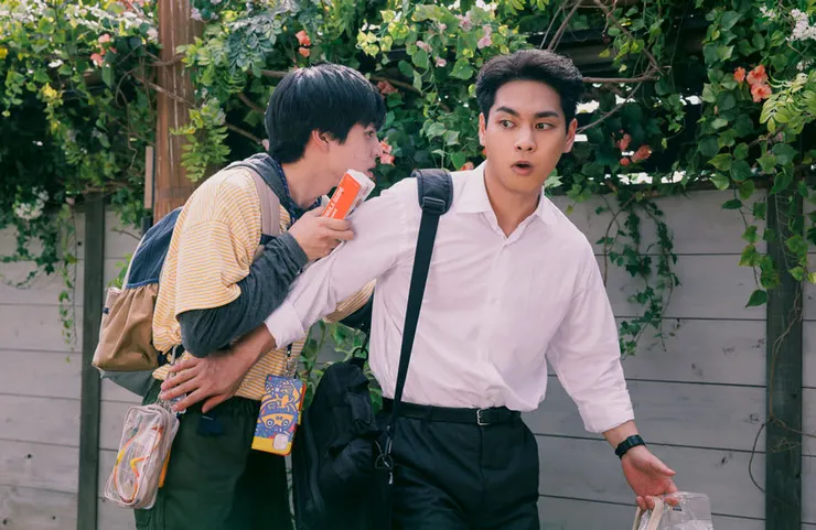 保護弟弟的洸人。圖片來源:《獅子的藏身處》劇照。